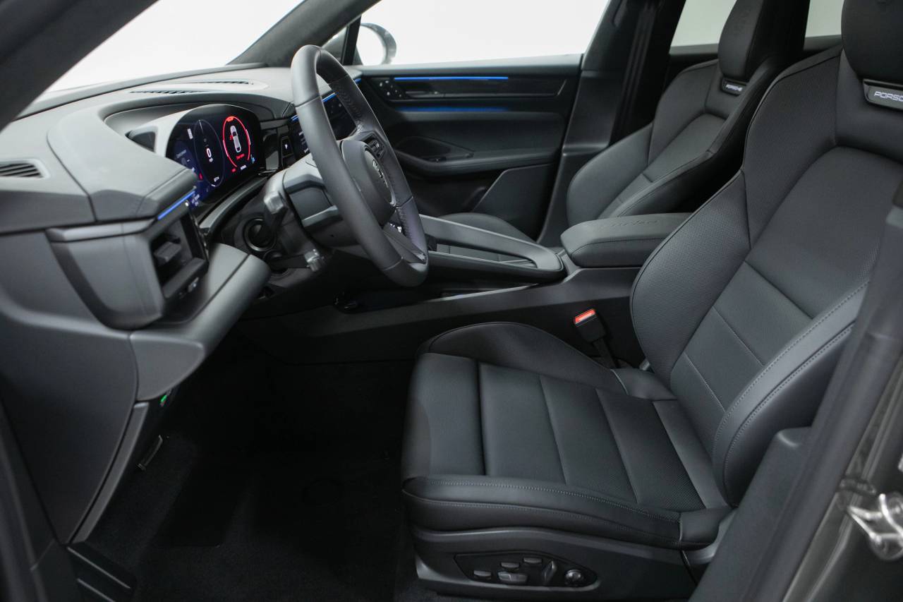 Thumbnail: 2025 Porsche Macan - 23