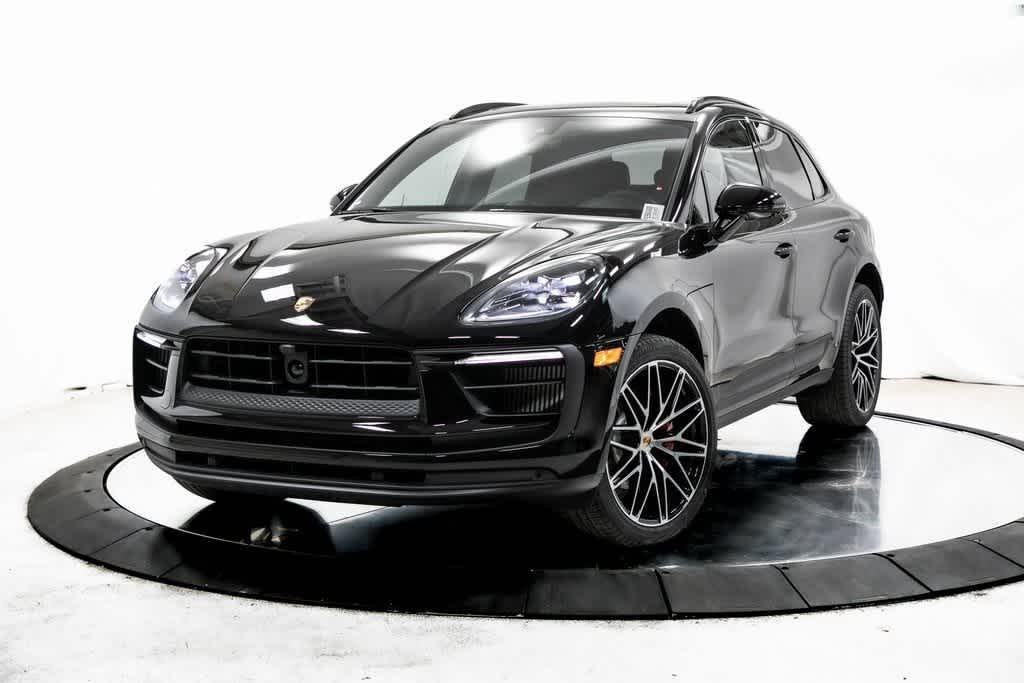 Thumbnail: 2025 Porsche Macan - 1