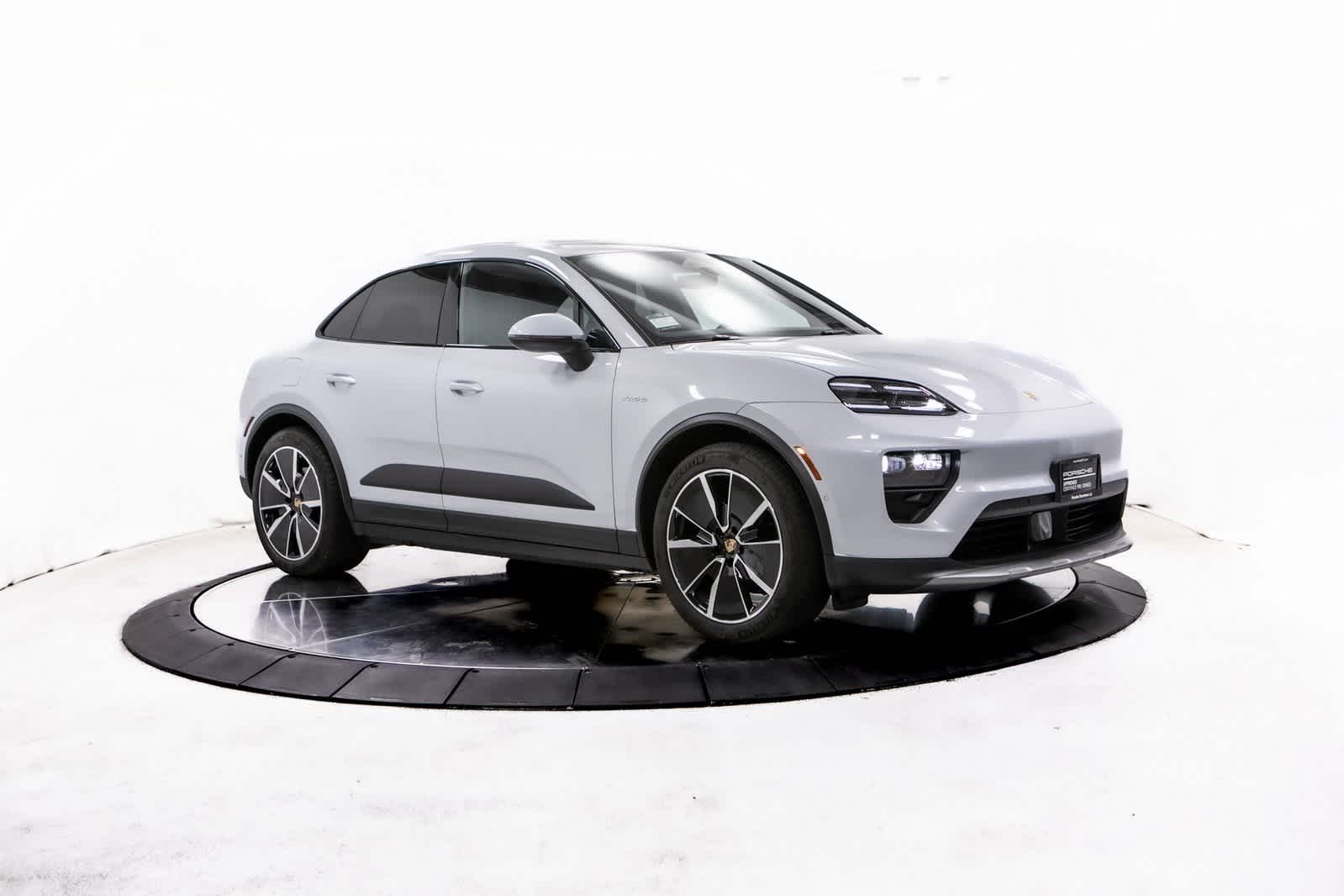 Thumbnail: 2025 Porsche Macan - 9