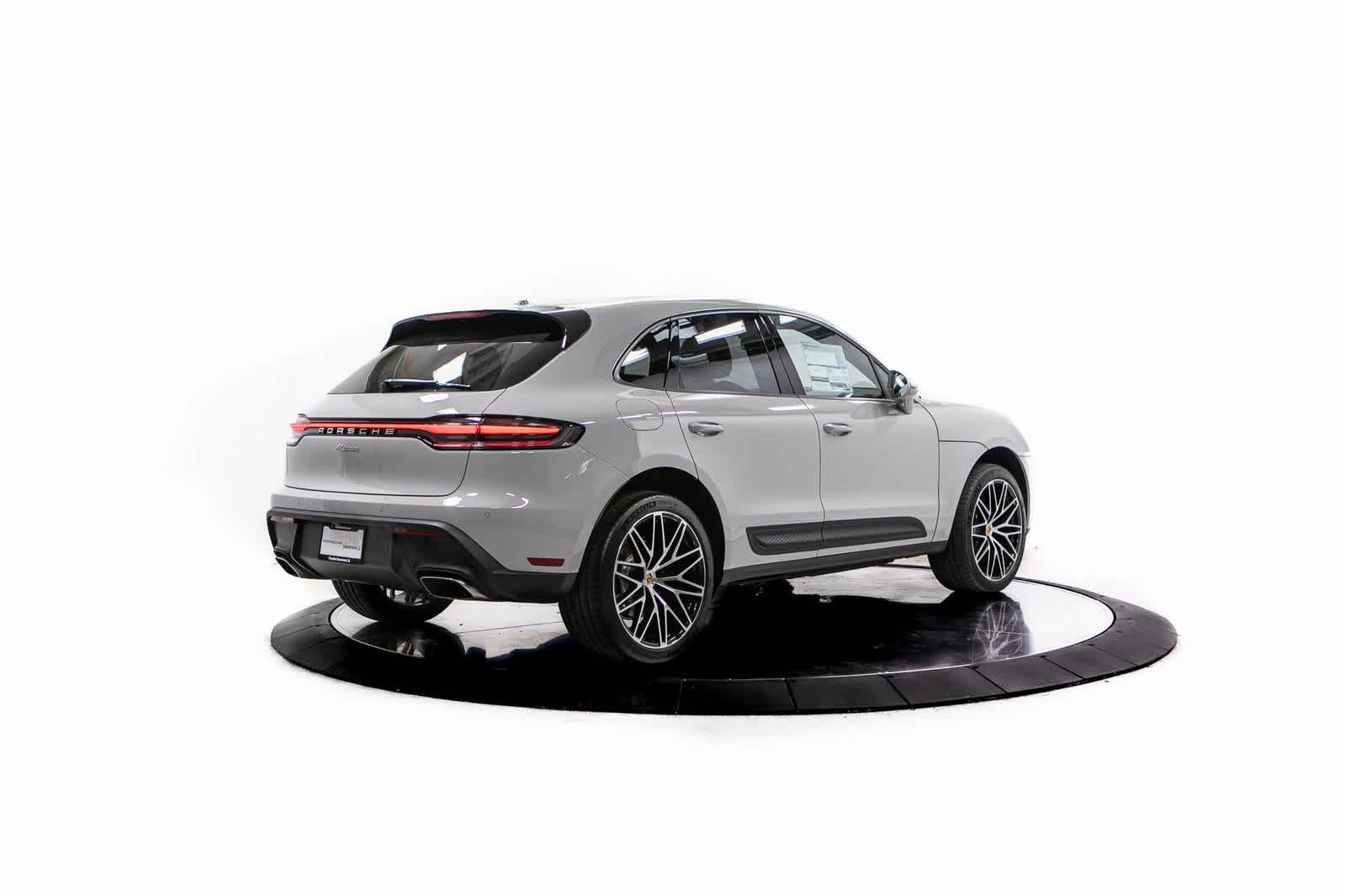 Thumbnail: 2025 Porsche Macan - 7