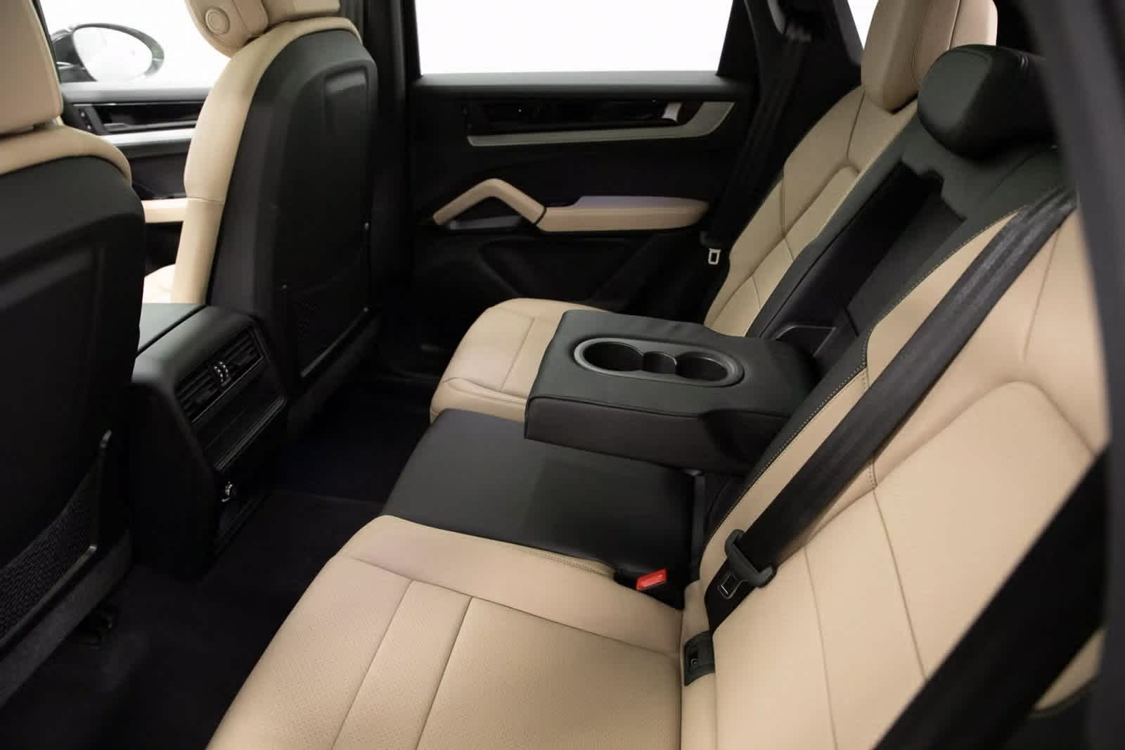 Thumbnail: 2025 Porsche Cayenne - 29