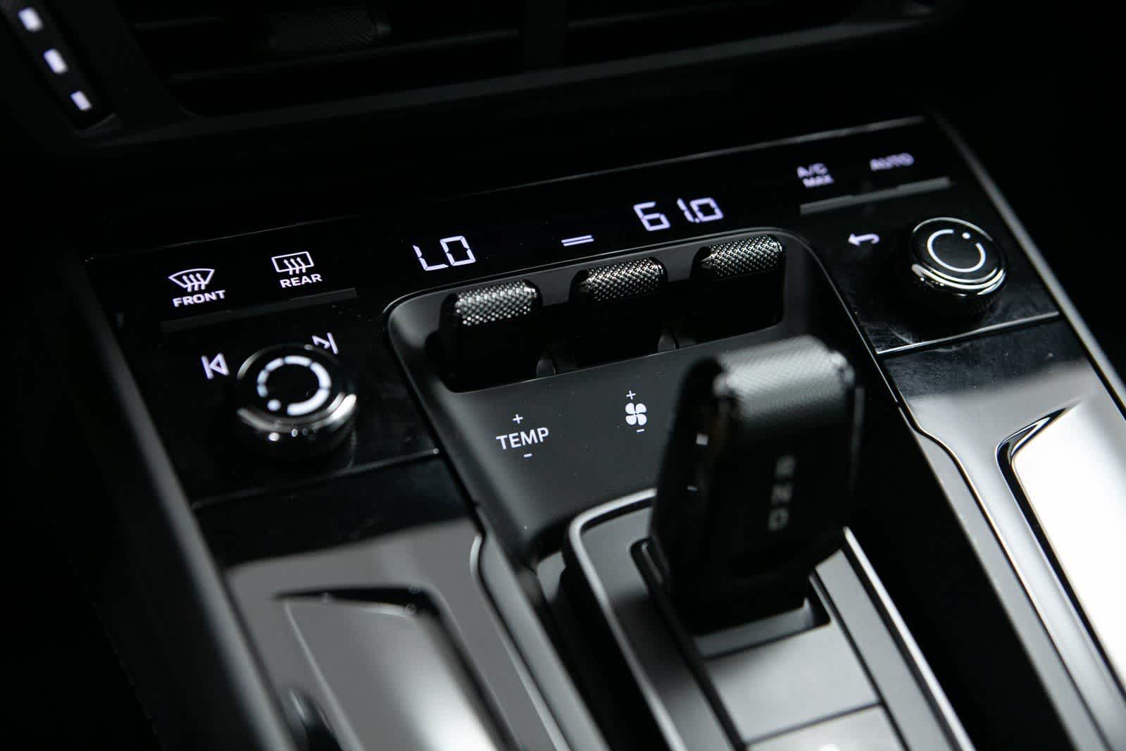 Thumbnail: 2025 Porsche 911 - 23