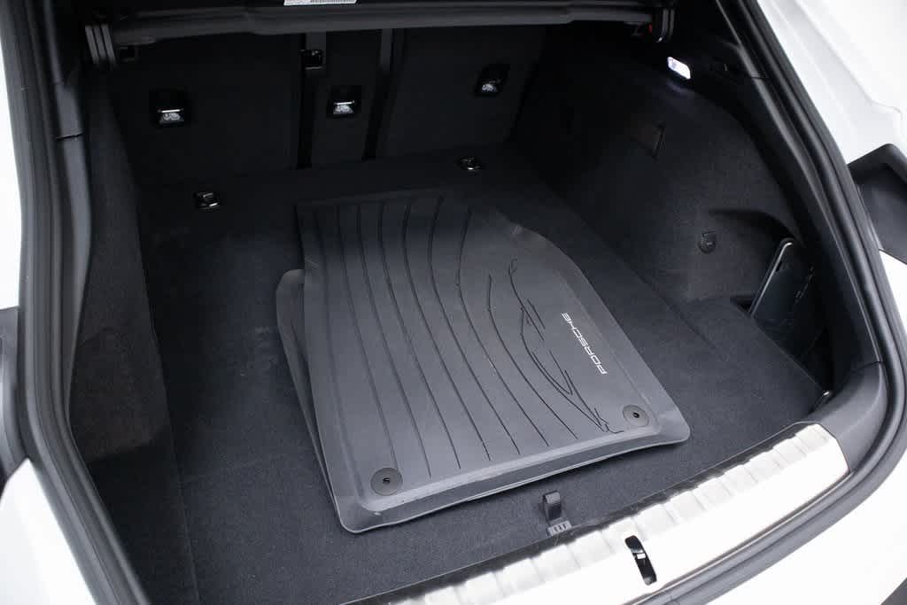 Thumbnail: 2025 Porsche Taycan - 30