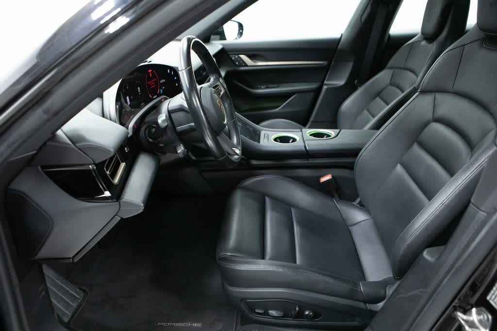 Thumbnail: 2022 Porsche Taycan - 16