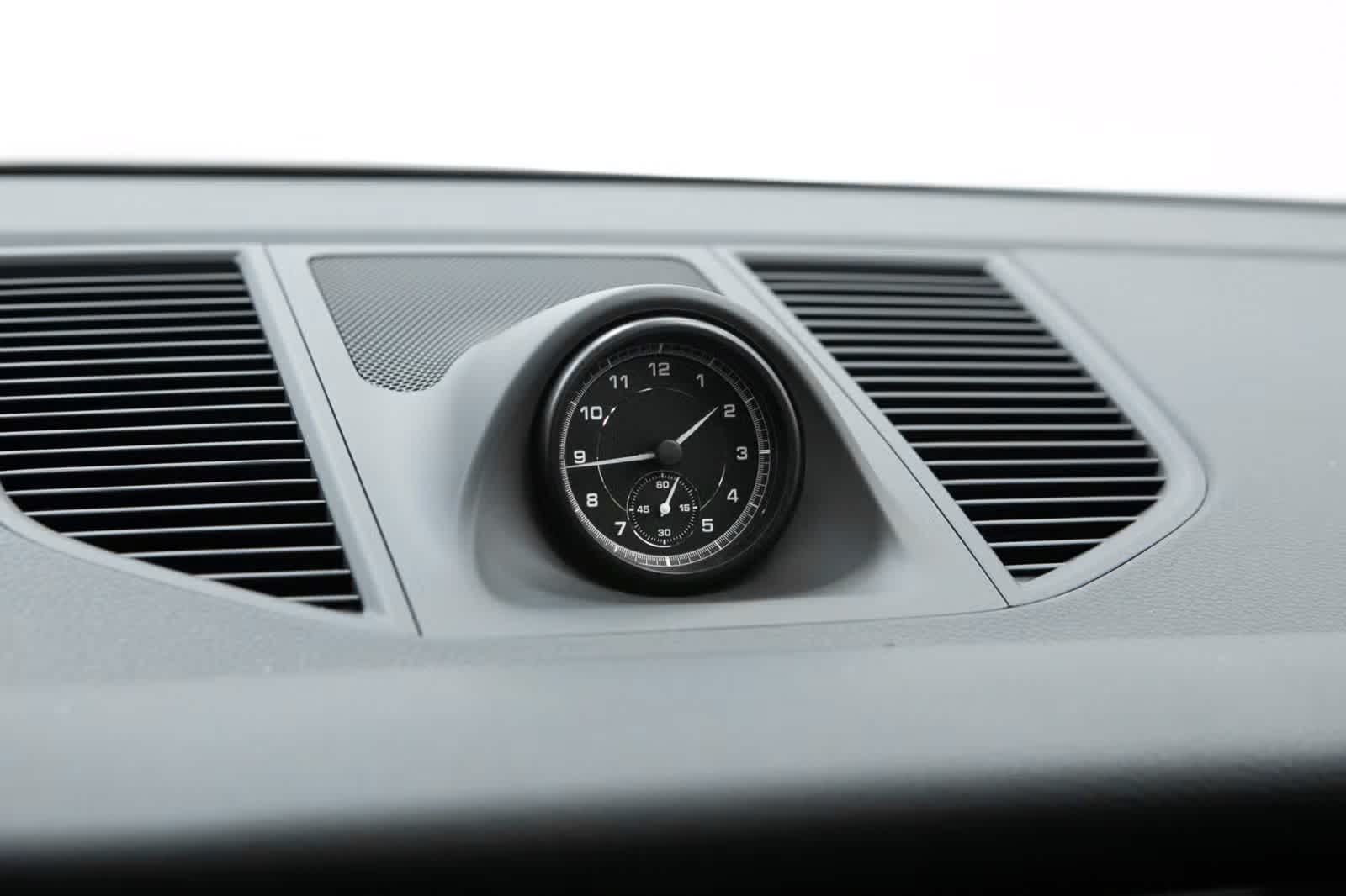 Thumbnail: 2026 Porsche Macan - 29