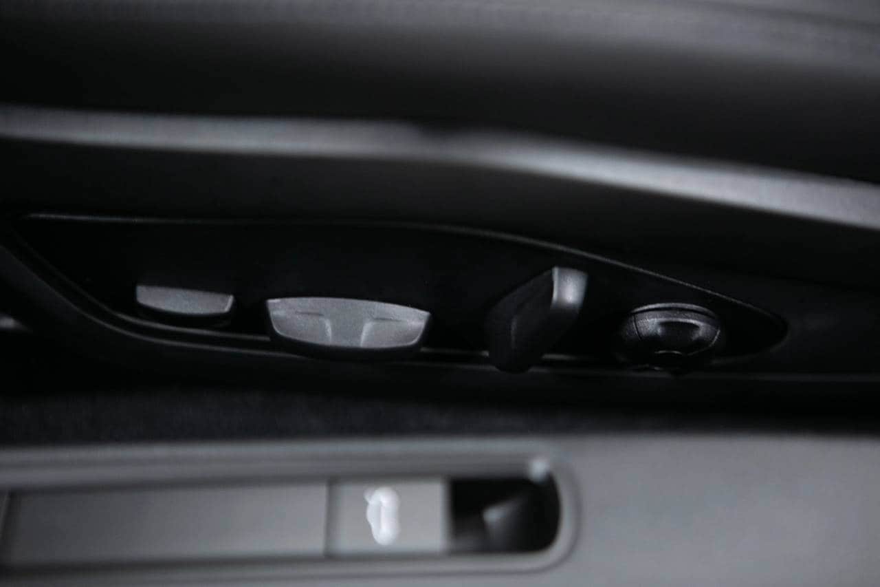 Thumbnail: 2026 Porsche 911 - 26