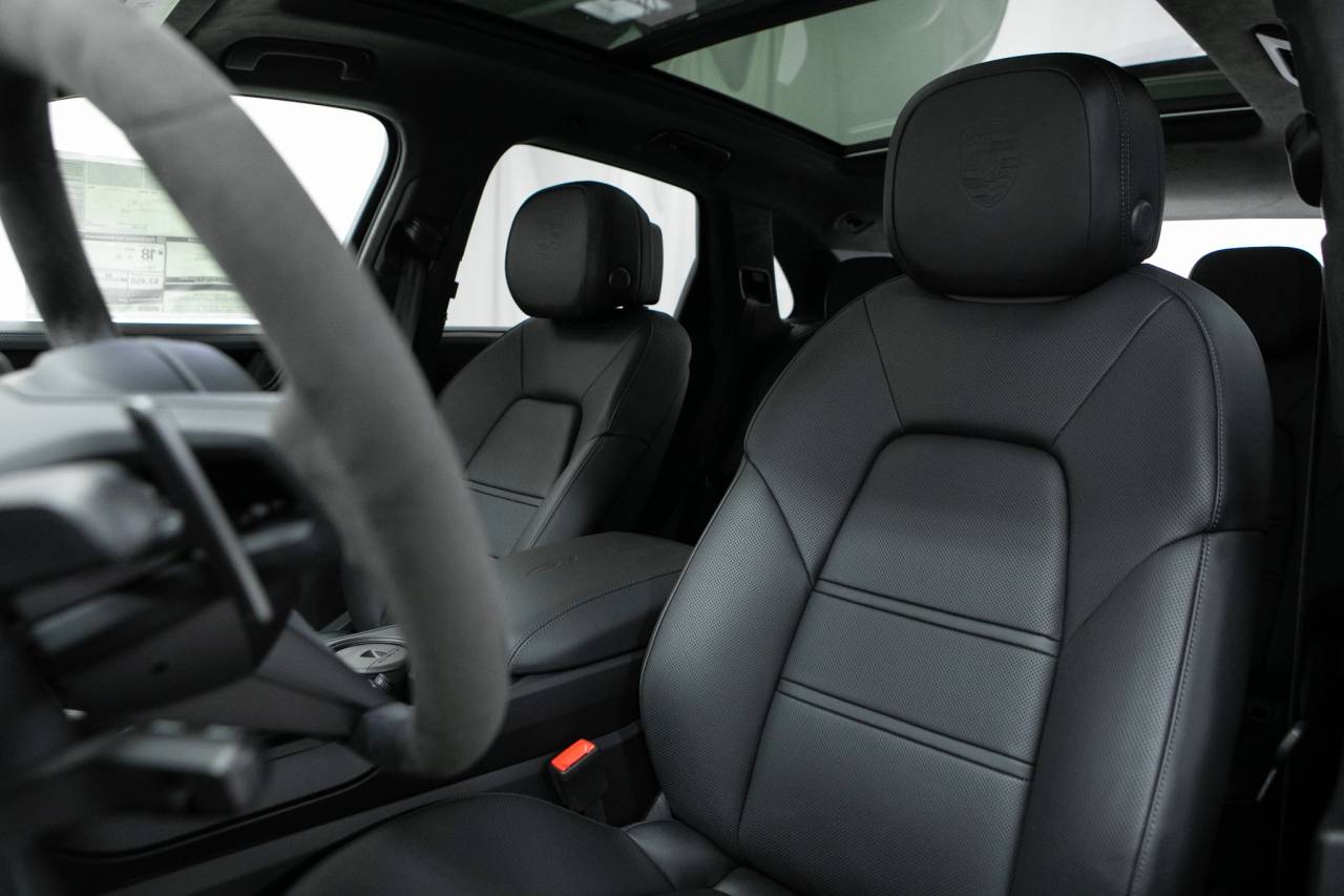 Thumbnail: 2026 Porsche Cayenne - 5