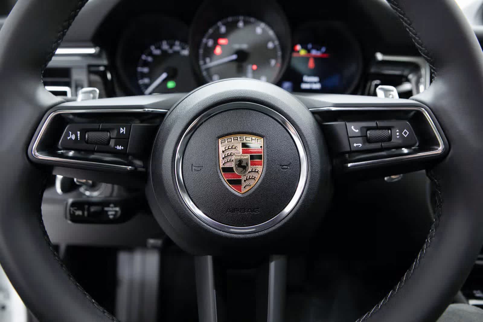 Thumbnail: 2025 Porsche Macan - 14