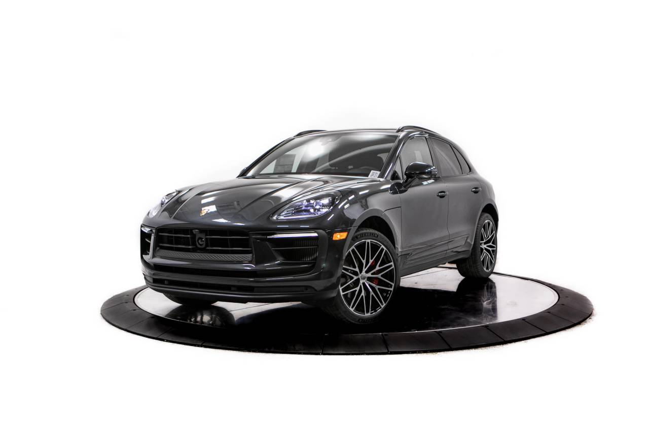 Thumbnail: 2026 Porsche Macan - 1
