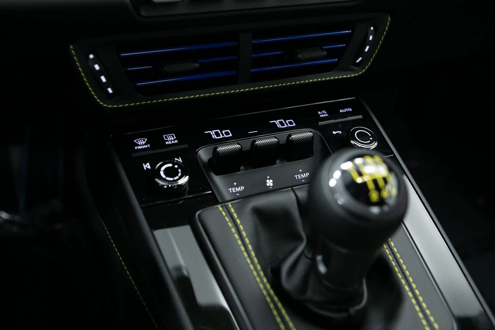 Thumbnail: 2025 Porsche 911 - 23