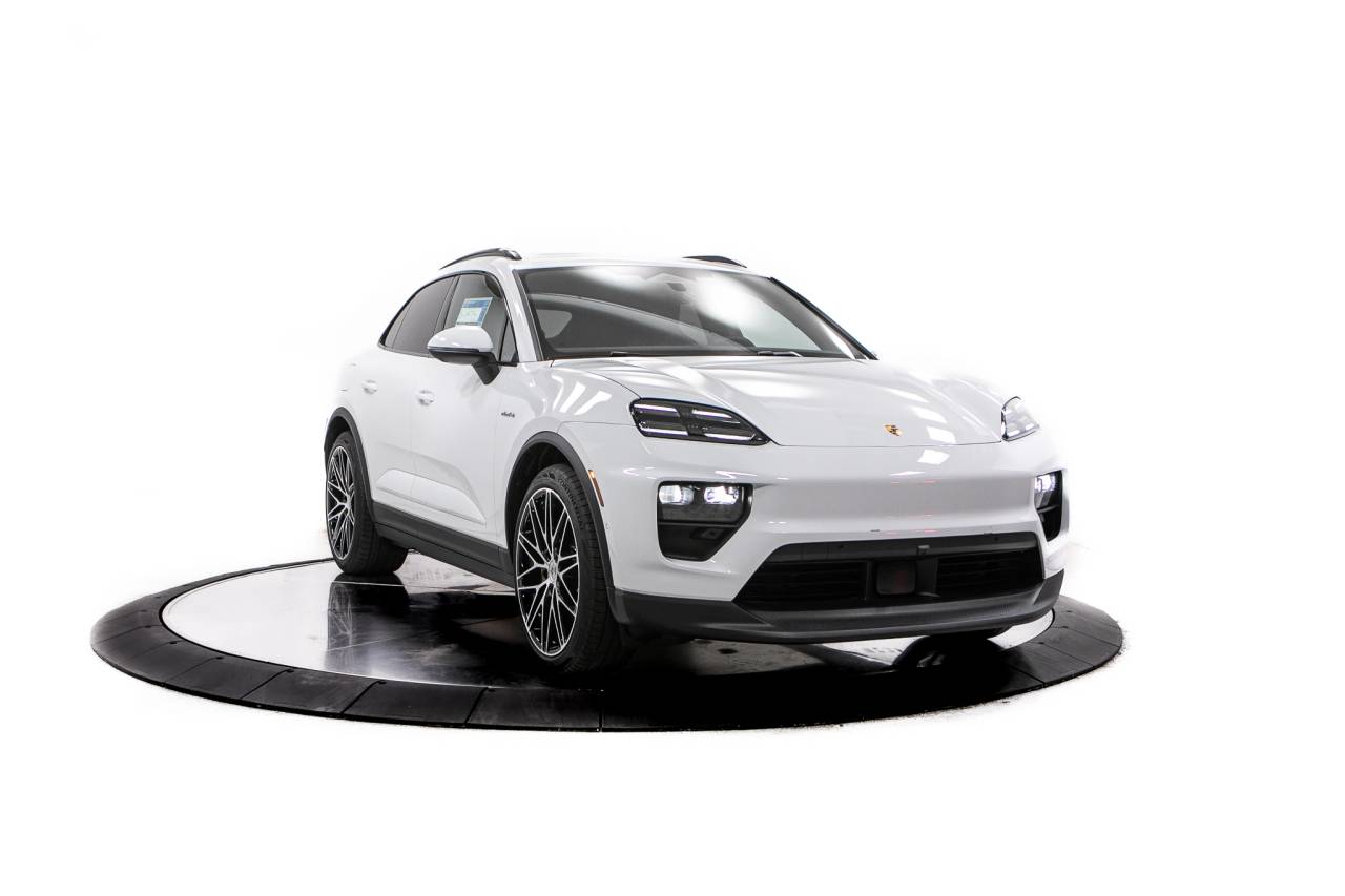 Thumbnail: 2026 Porsche Macan - 9