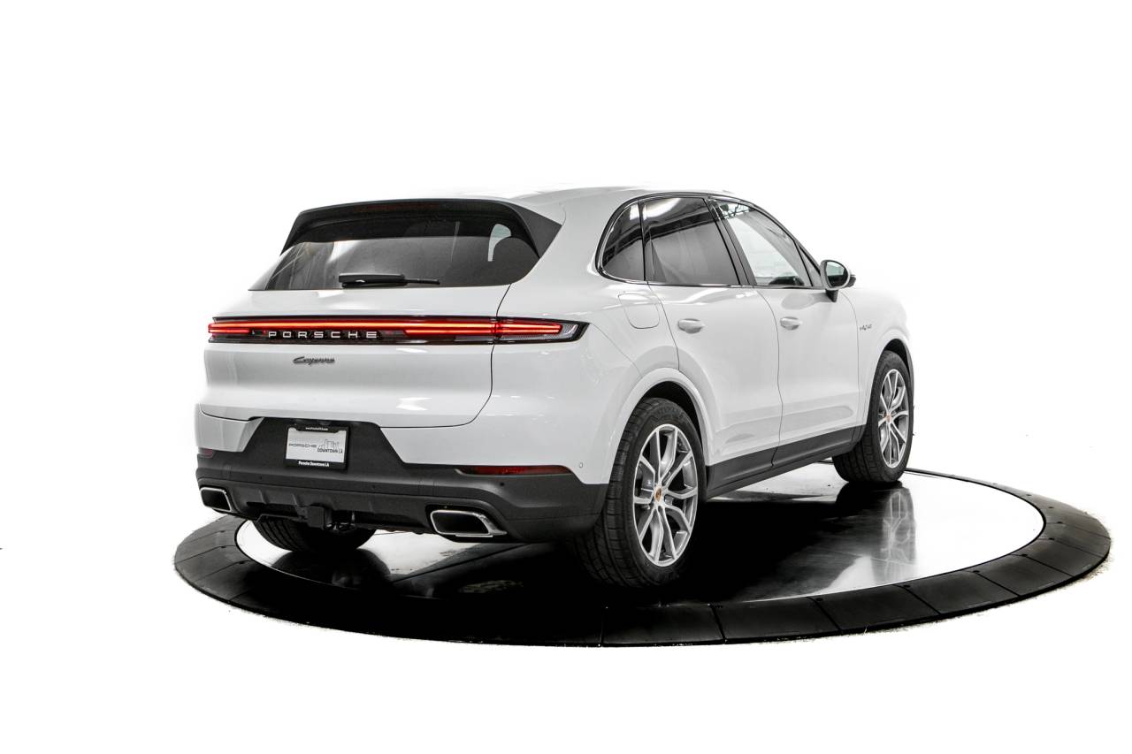 Thumbnail: 2026 Porsche Cayenne - 7