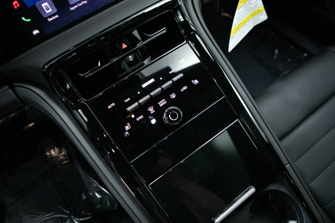 Thumbnail: 2026 Porsche Panamera - 27