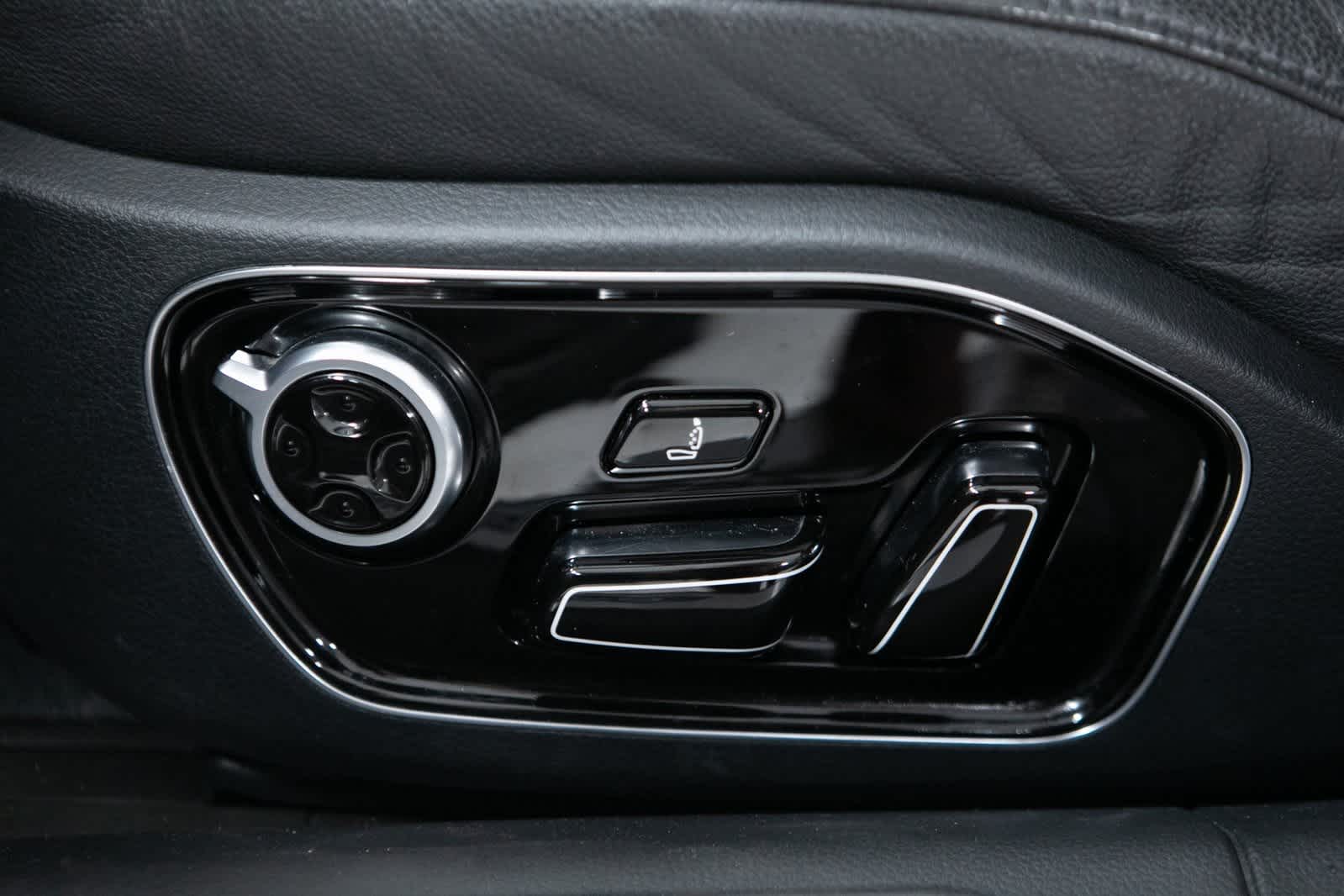 Thumbnail: 2017 Audi A8 - 17