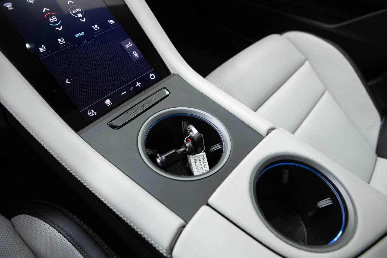 Thumbnail: 2026 Porsche Taycan - 30