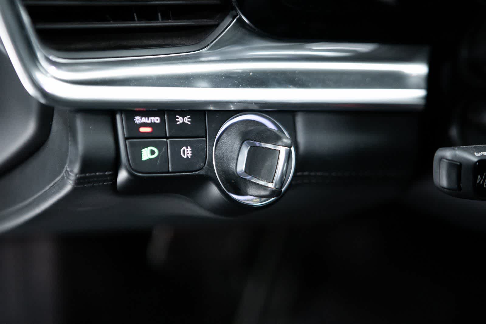 Thumbnail: 2022 Porsche Panamera - 20