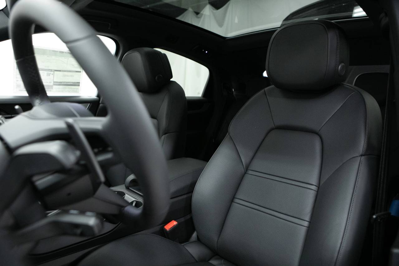 Thumbnail: 2026 Porsche  - 5