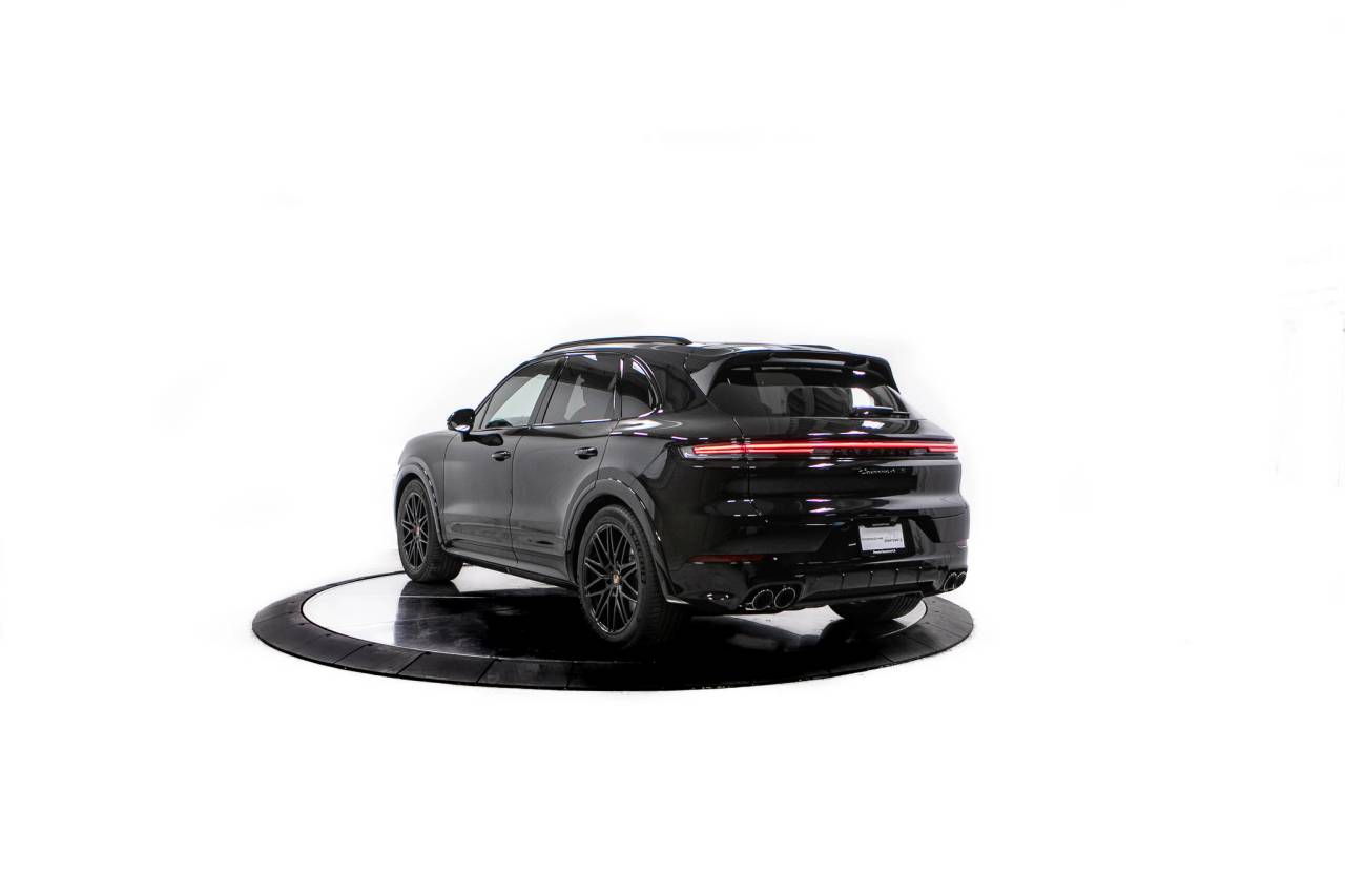 Thumbnail: 2026 Porsche Cayenne - 3