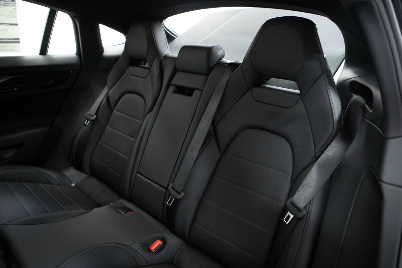 Thumbnail: 2026 Porsche Panamera - 38