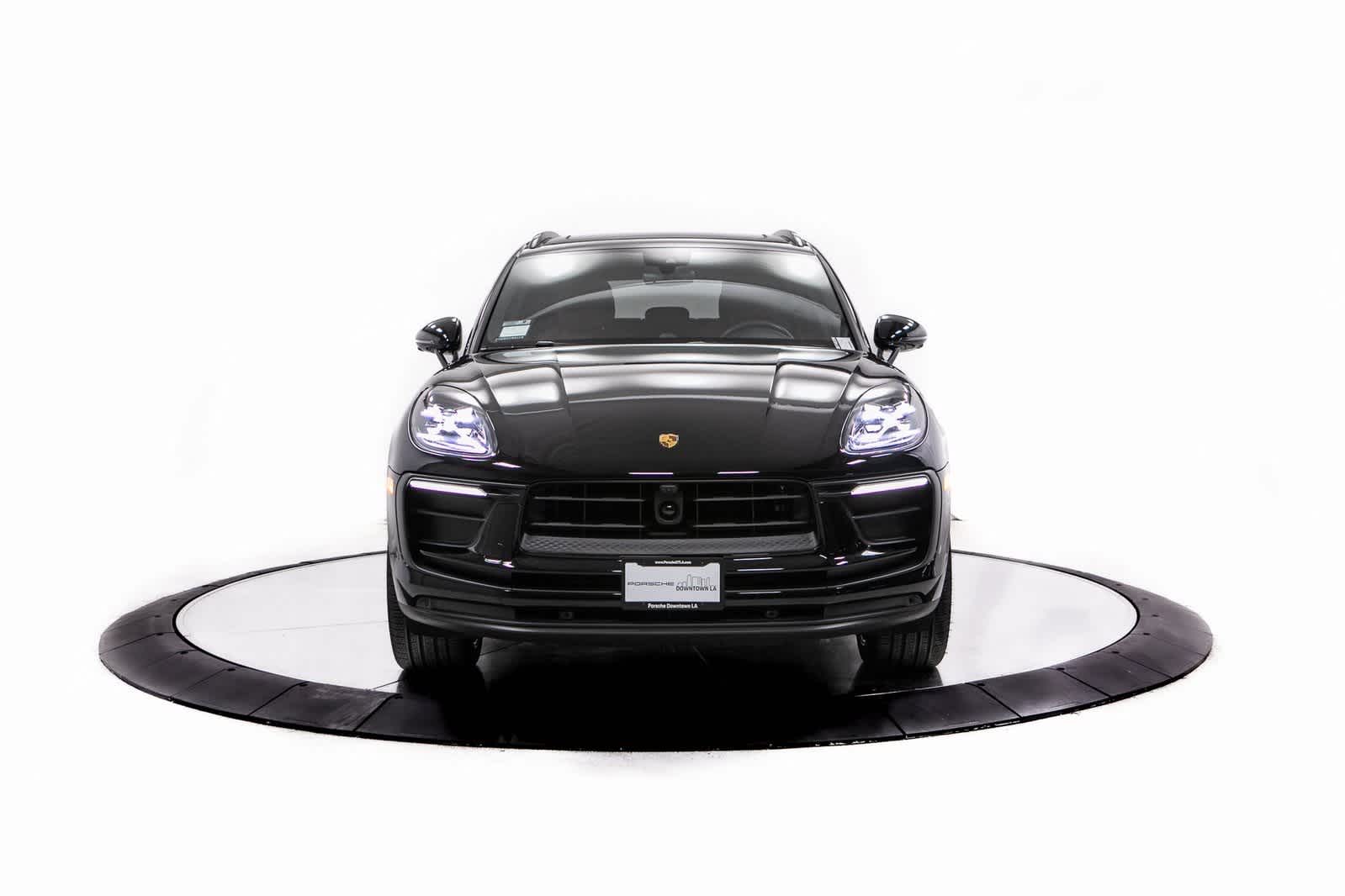 Thumbnail: 2025 Porsche Macan - 10