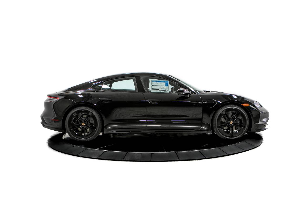 Thumbnail: 2026 Porsche Taycan - 8