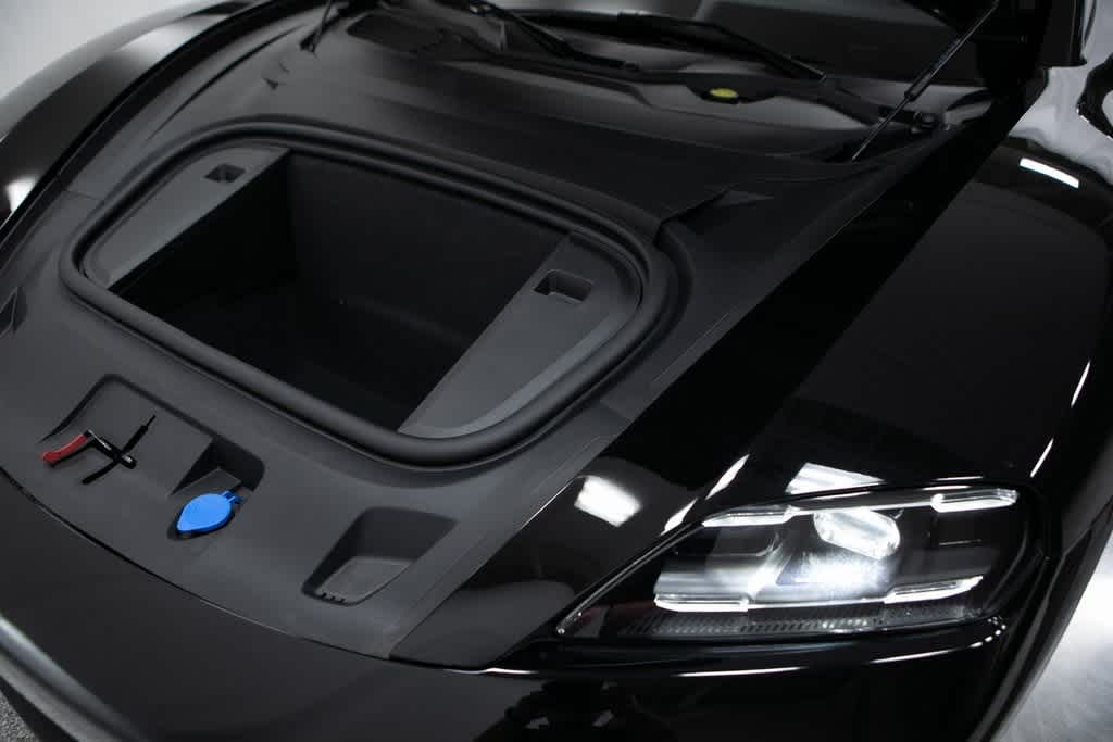 Thumbnail: 2025 Porsche Taycan - 17
