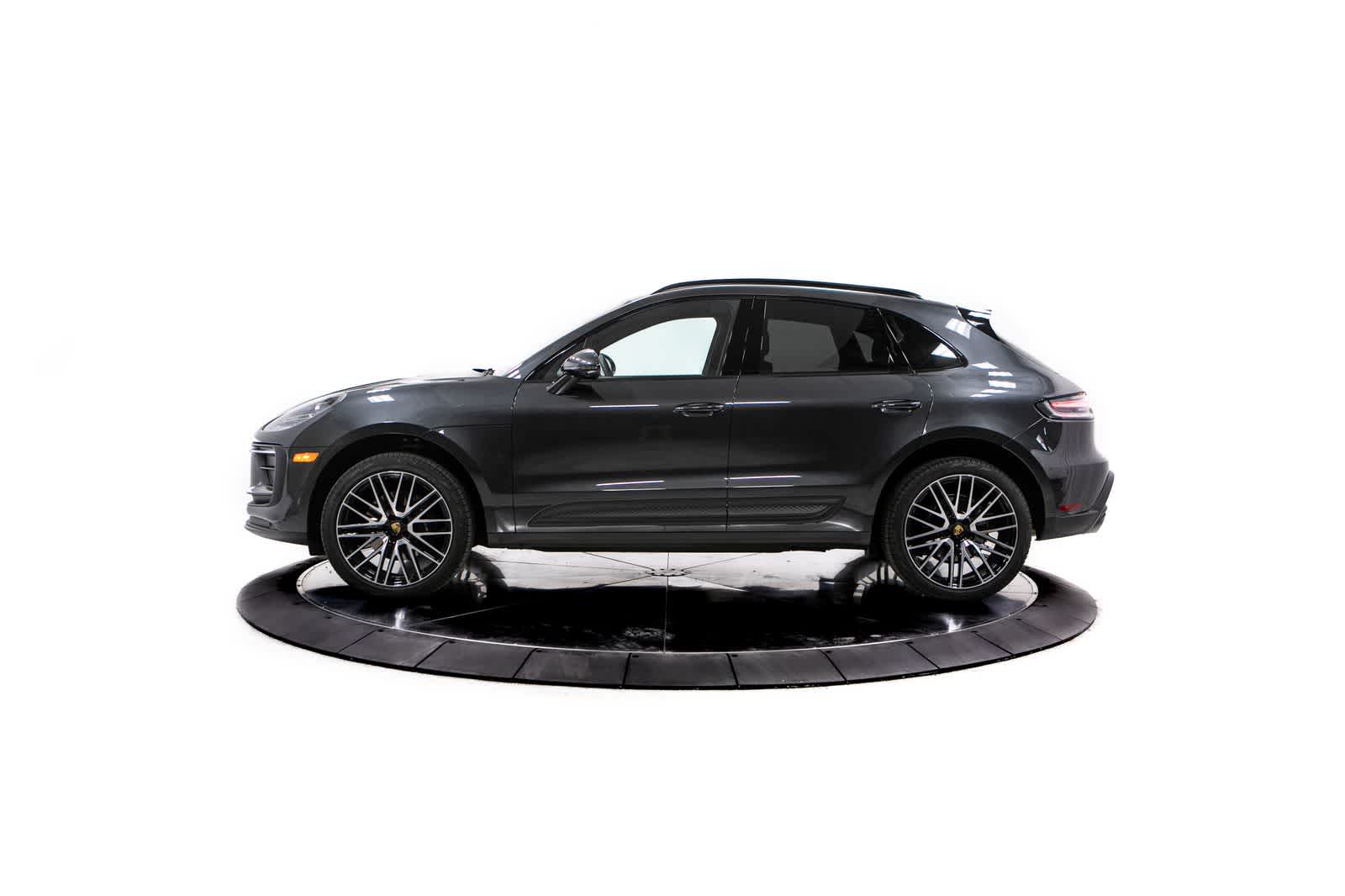 Thumbnail: 2026 Porsche Macan - 2