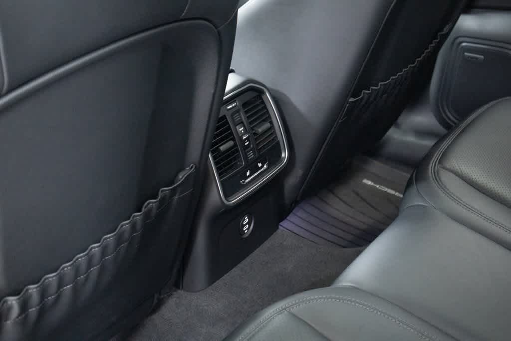 Thumbnail: 2024 Porsche Macan - 28