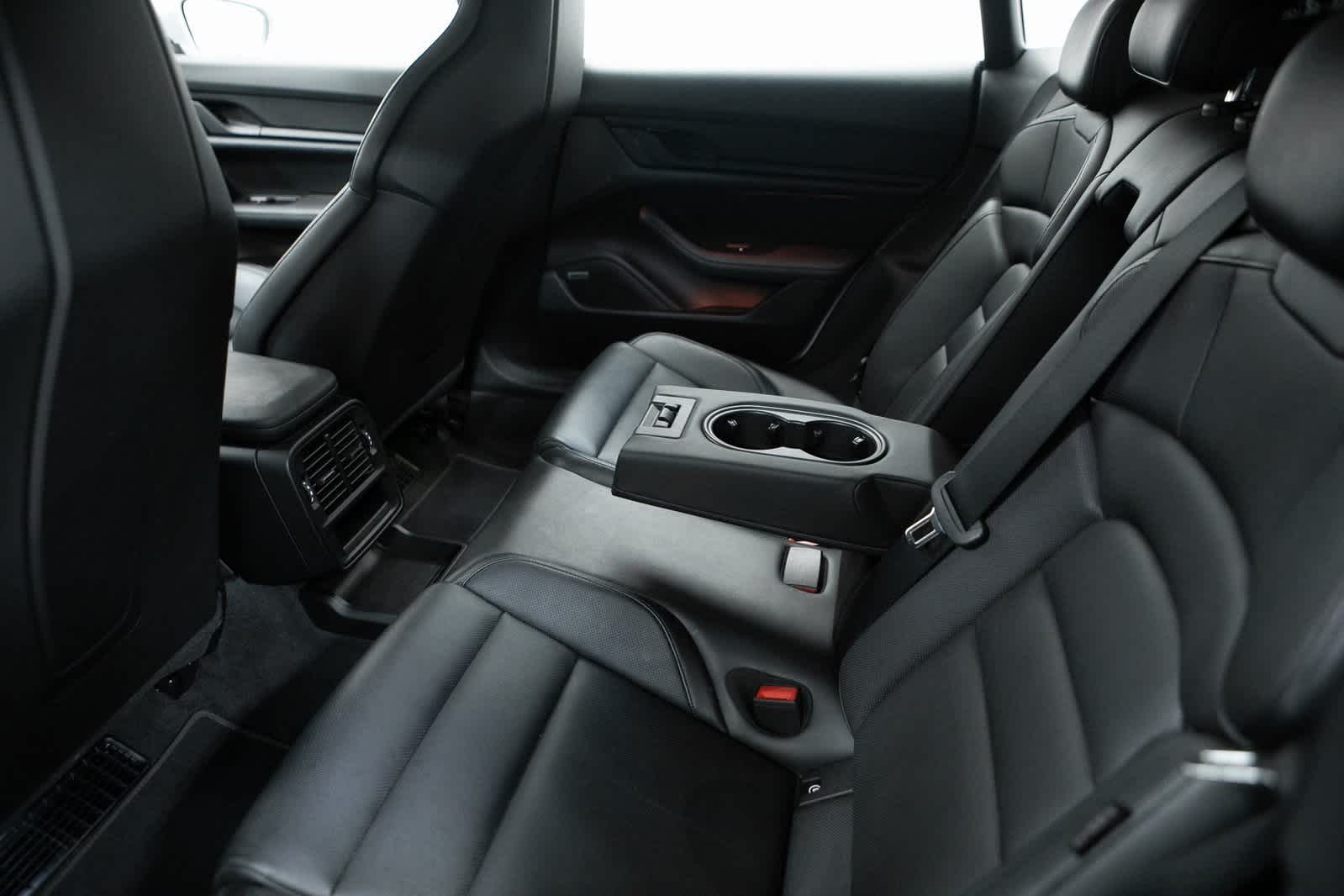 Thumbnail: 2024 Porsche Taycan - 29