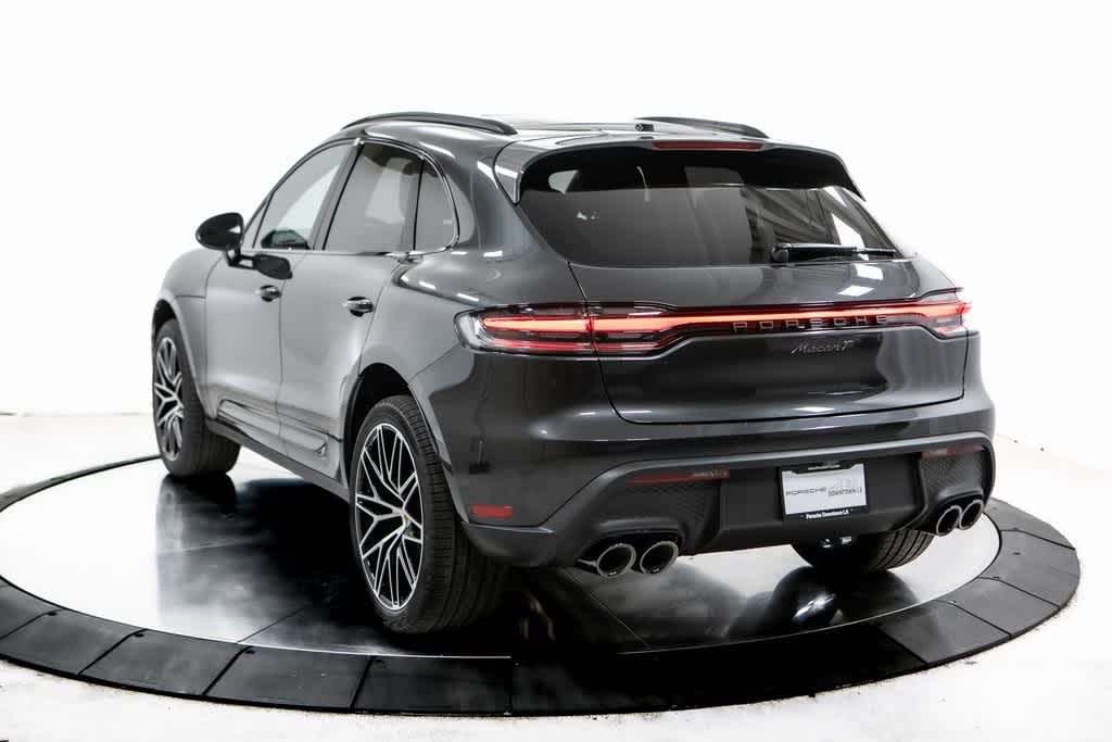 Thumbnail: 2025 Porsche Macan - 3
