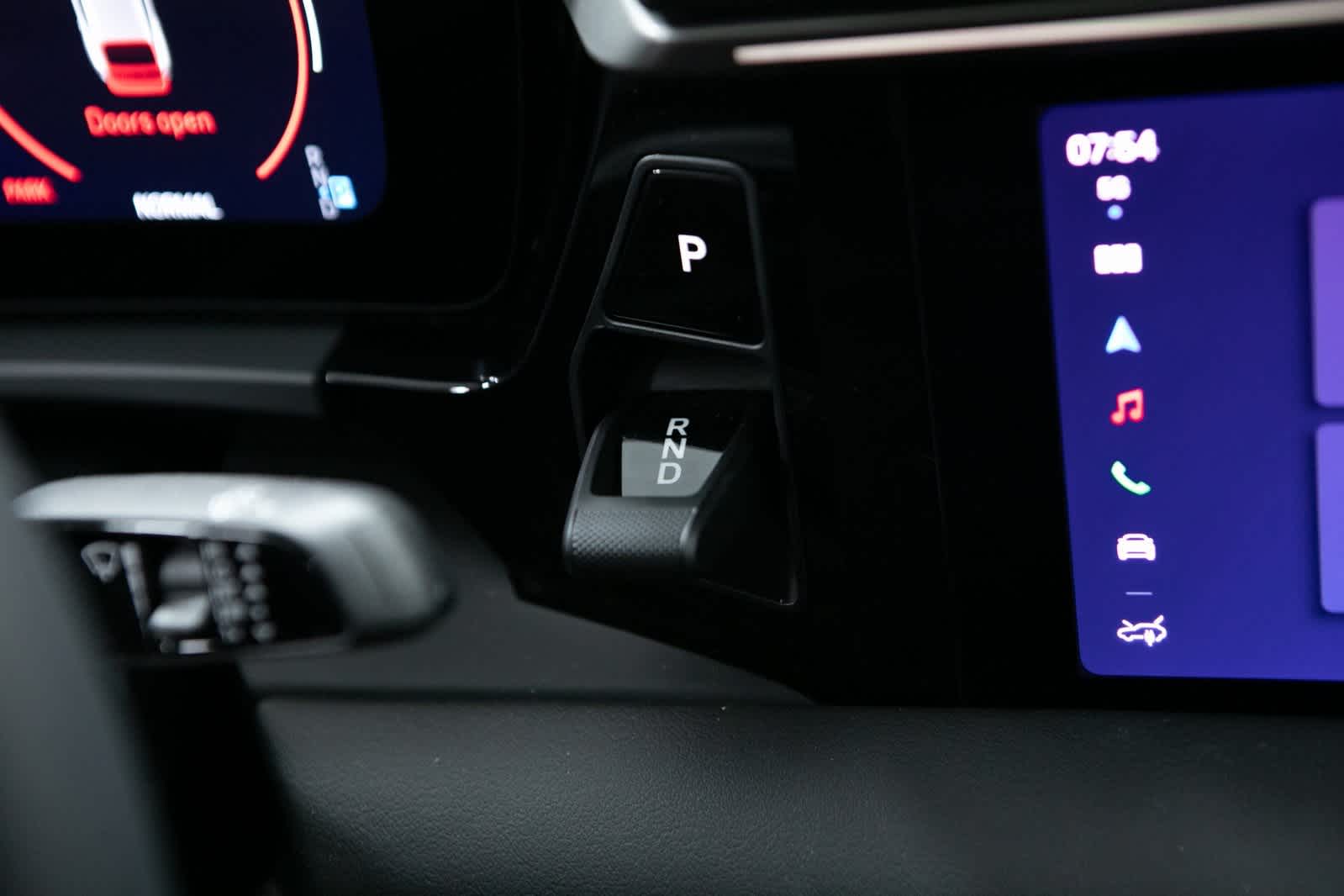 Thumbnail: 2025 Porsche Macan - 25