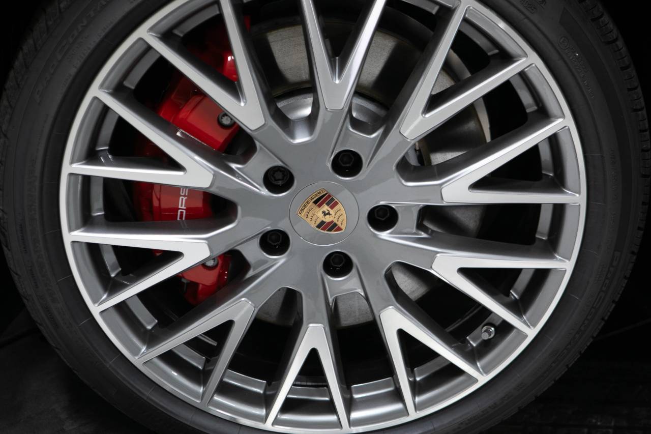 Thumbnail: 2026 Porsche Panamera - 11