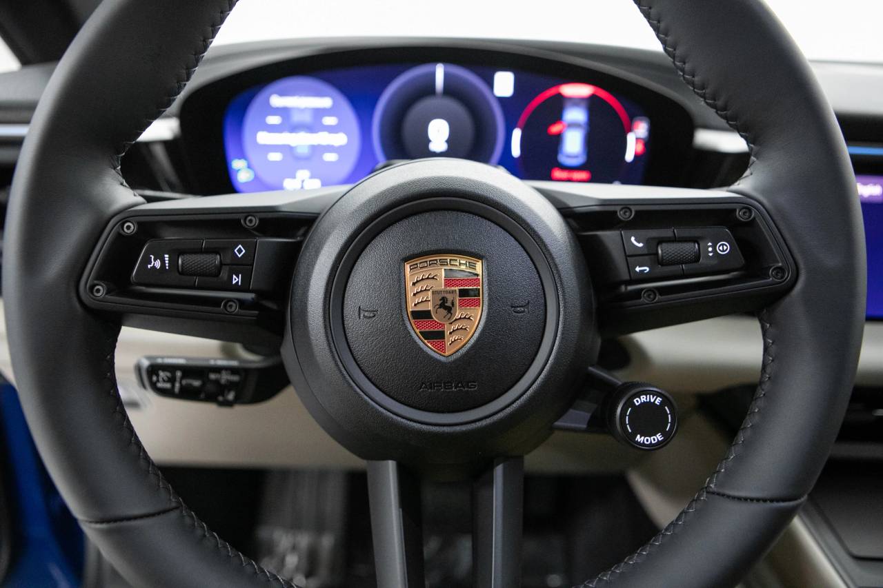 Thumbnail: 2026 Porsche Macan - 20