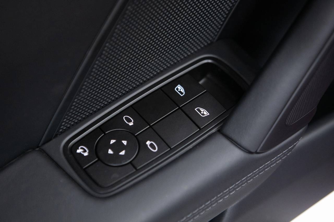 Thumbnail: 2026 Porsche 911 - 25