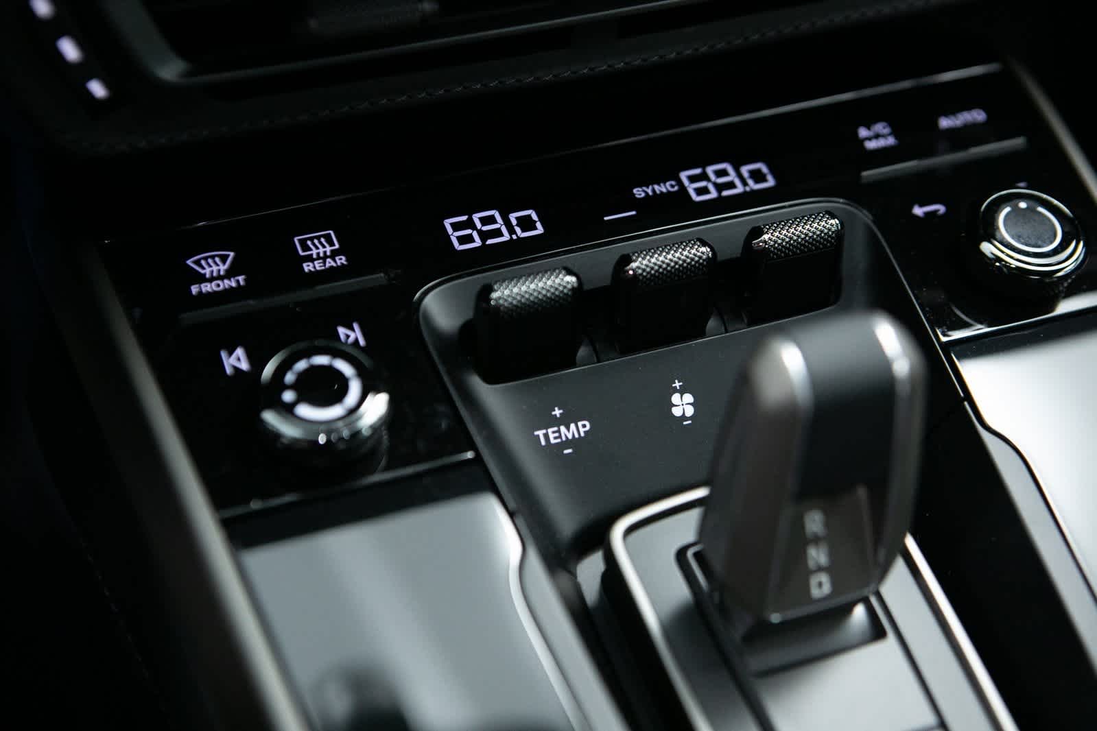 Thumbnail: 2025 Porsche 911 - 23