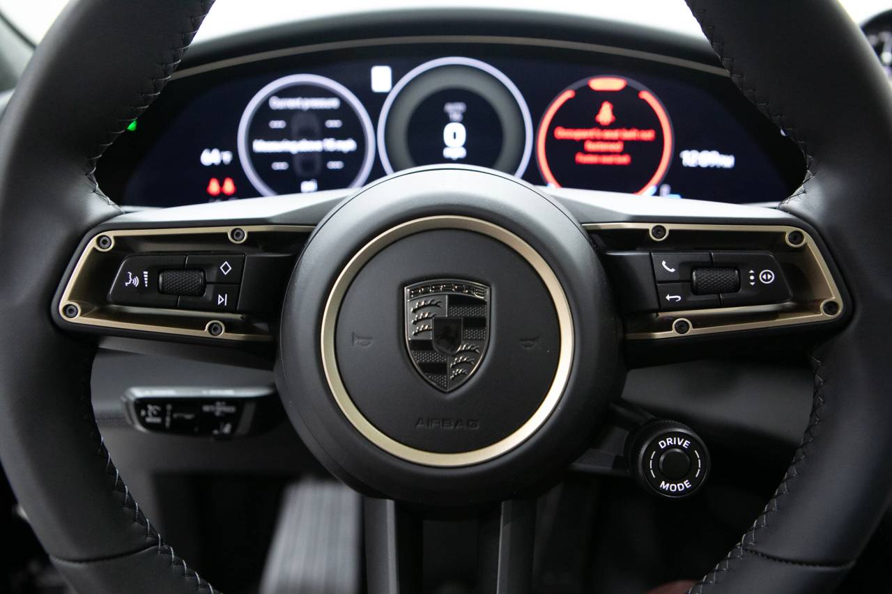 Thumbnail: 2026 Porsche Taycan - 21