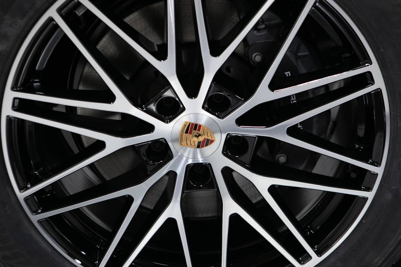 Thumbnail: 2026 Porsche Cayenne - 11