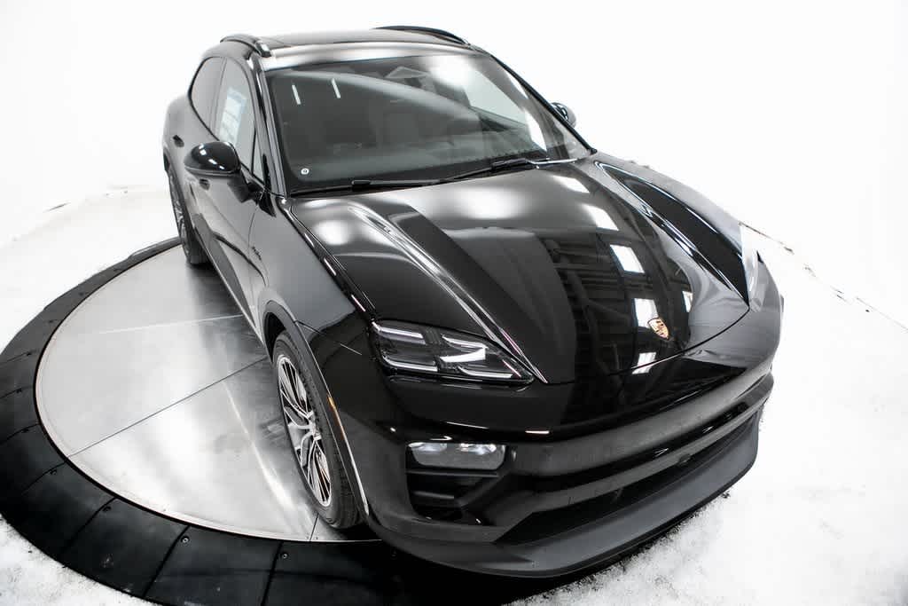 Thumbnail: 2025 Porsche Macan - 39