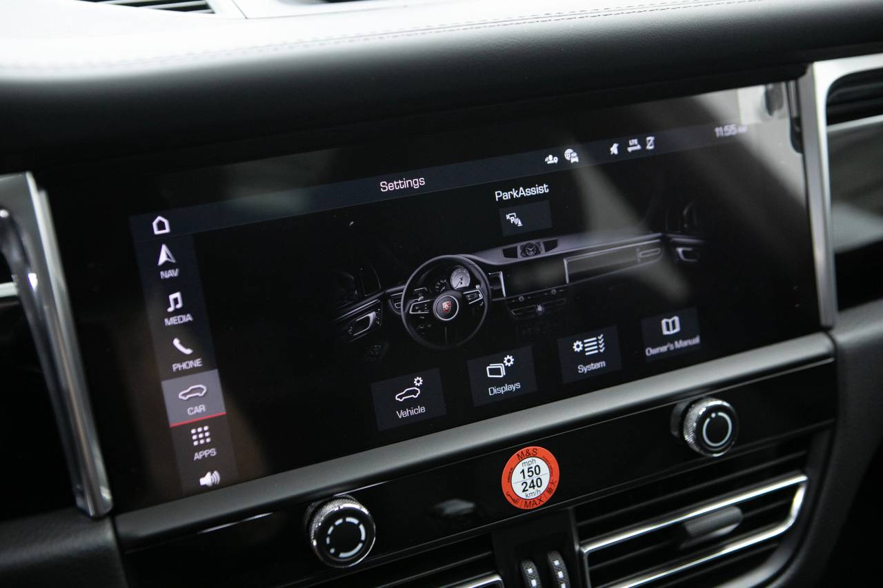 Thumbnail: 2026 Porsche Macan - 22