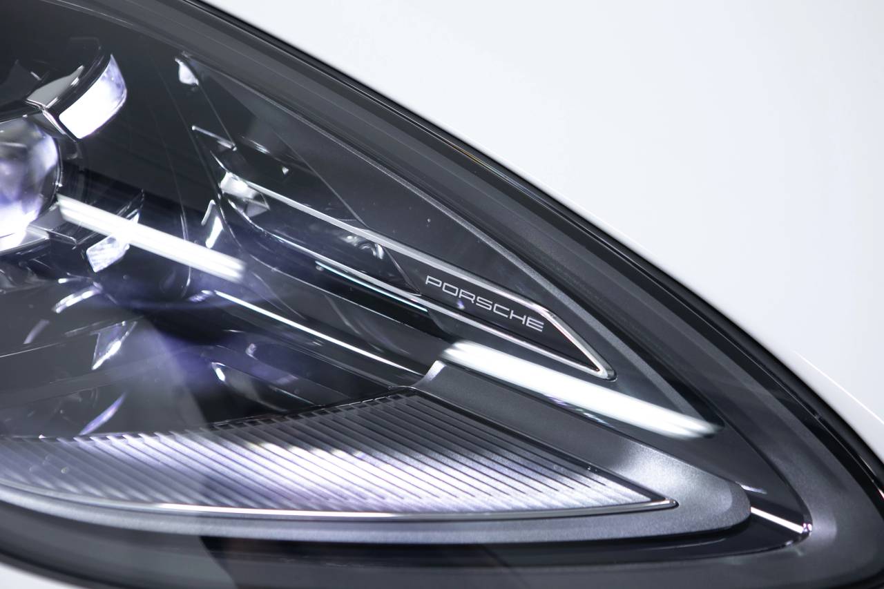 Thumbnail: 2026 Porsche Macan - 13