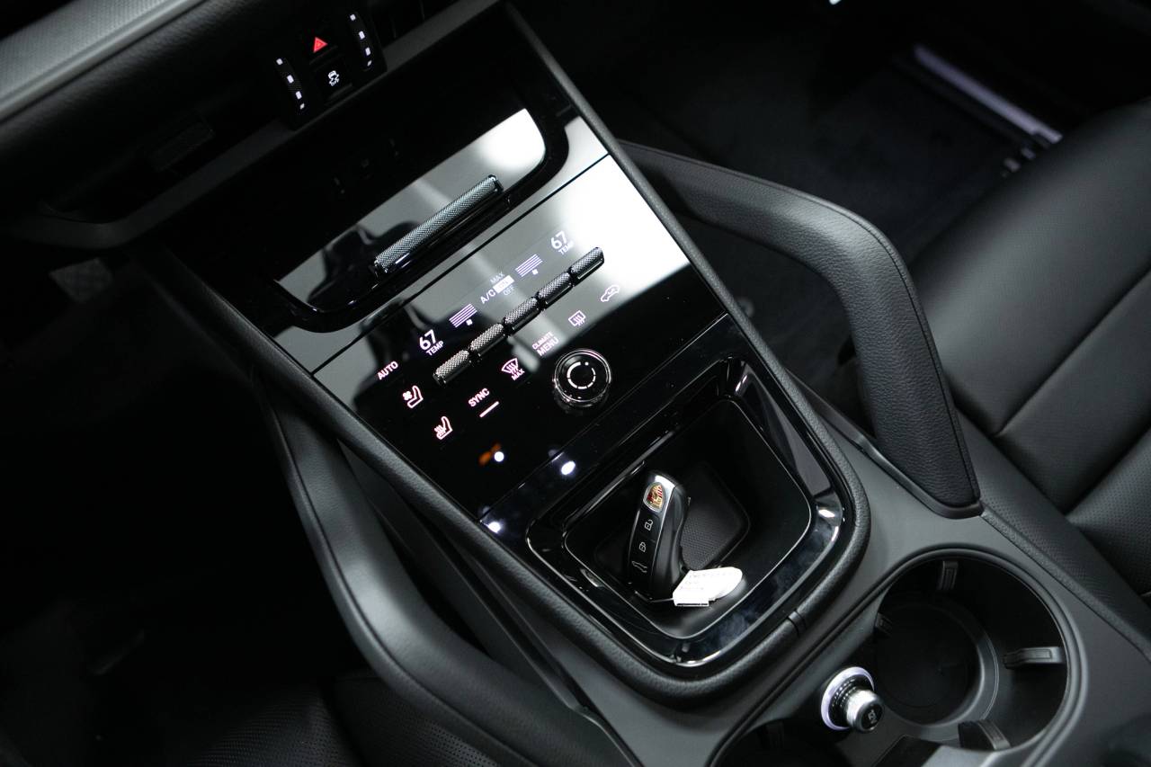 Thumbnail: 2026 Porsche Cayenne - 29