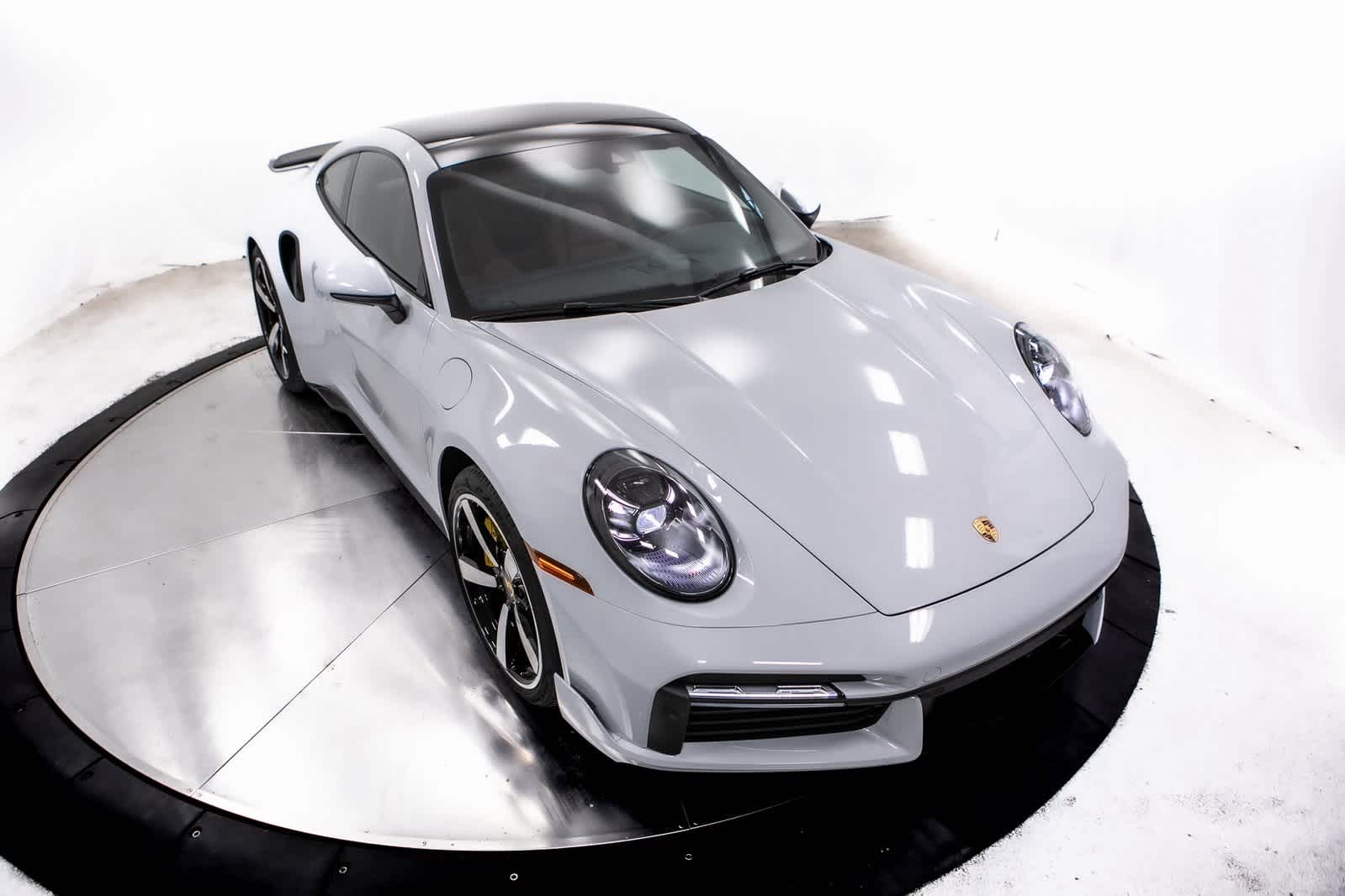 Thumbnail: 2025 Porsche 911 - 36