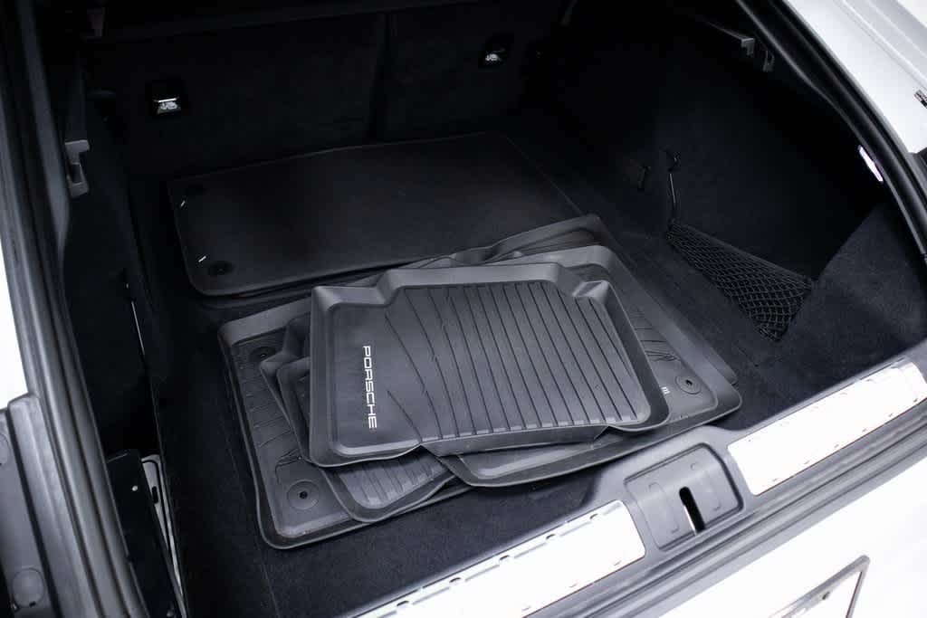 Thumbnail: 2024 Porsche Panamera - 29