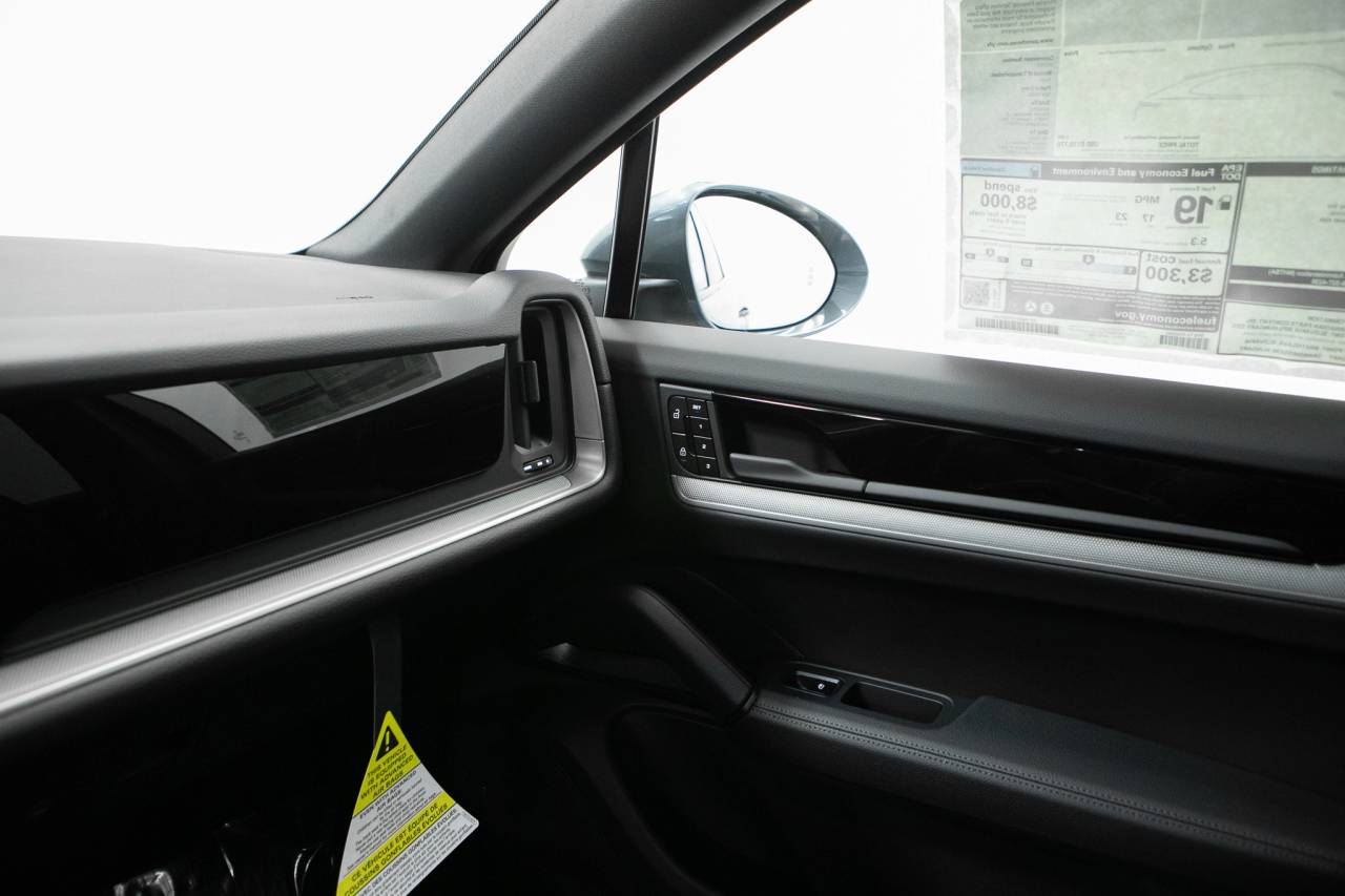 Thumbnail: 2026 Porsche  - 31