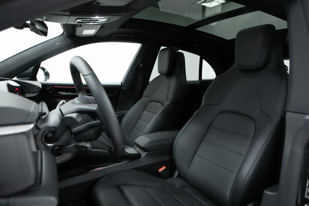 Thumbnail: 2025 Porsche Macan - 5