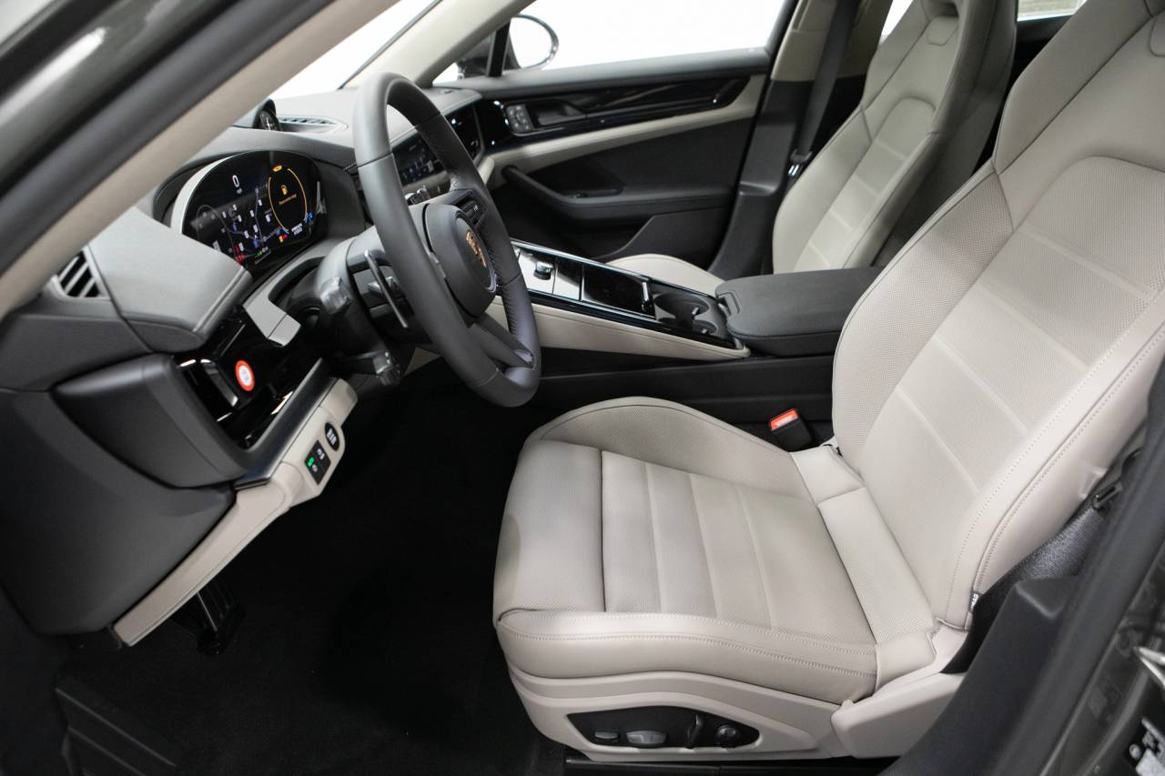 Thumbnail: 2026 Porsche Panamera - 23