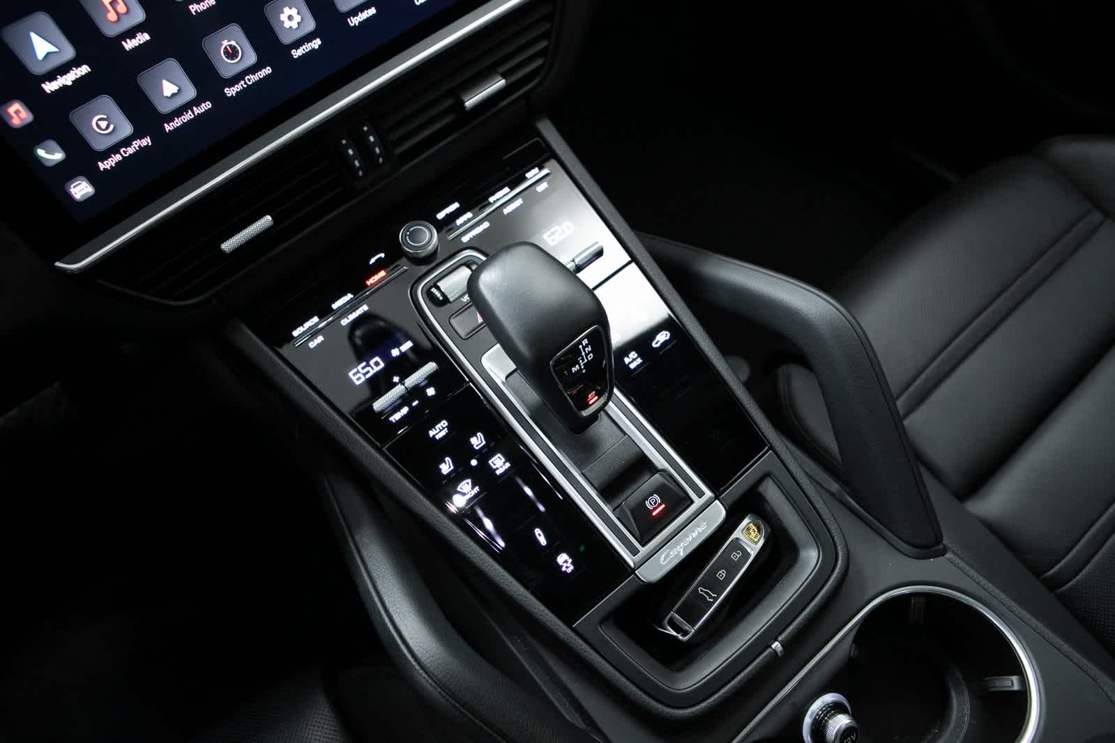 Thumbnail: 2022 Porsche Cayenne - 21