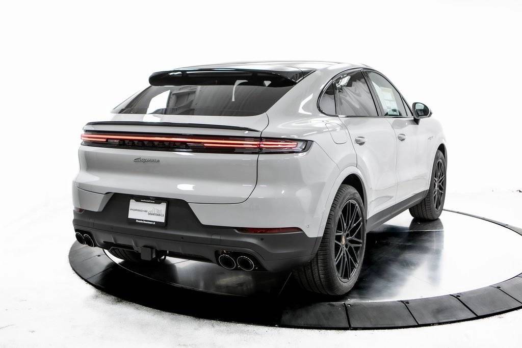 Thumbnail: 2025 Porsche  - 7