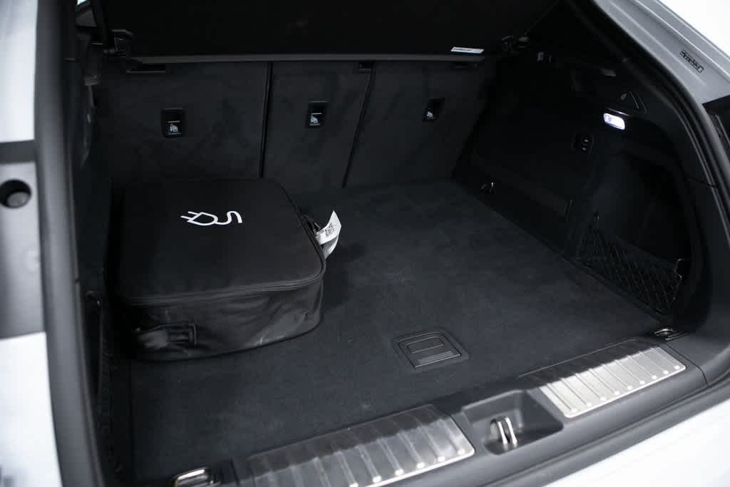 Thumbnail: 2025 Porsche Macan - 30