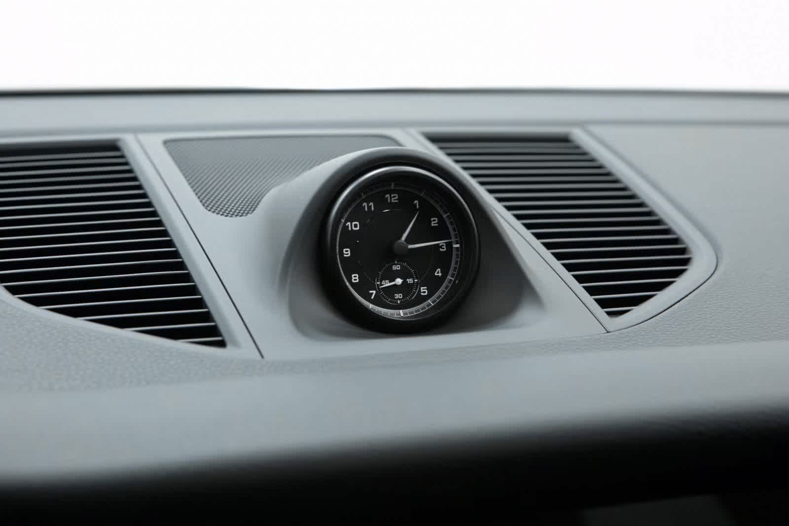 Thumbnail: 2025 Porsche Macan - 24